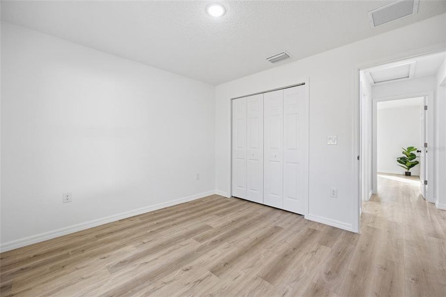 Spacious, unfurnished interior of a new home in , Citrus Springs (Image 24).