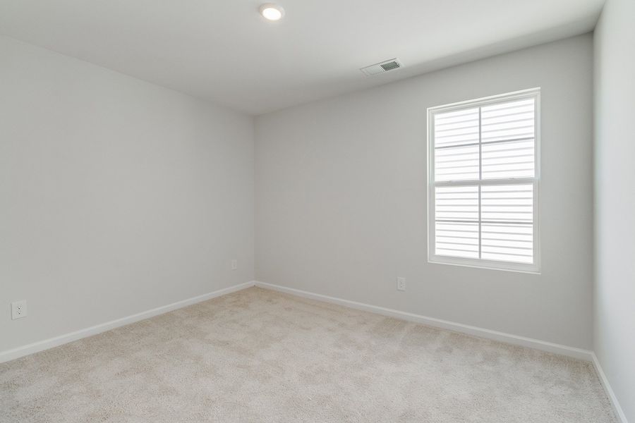 Spacious, unfurnished interior of a new home in Ellington, Elgin (Image 34).