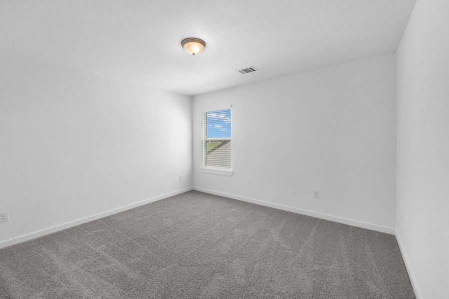 Spacious, unfurnished interior of a new home in Huntington Place, Rosharon (Image 22).