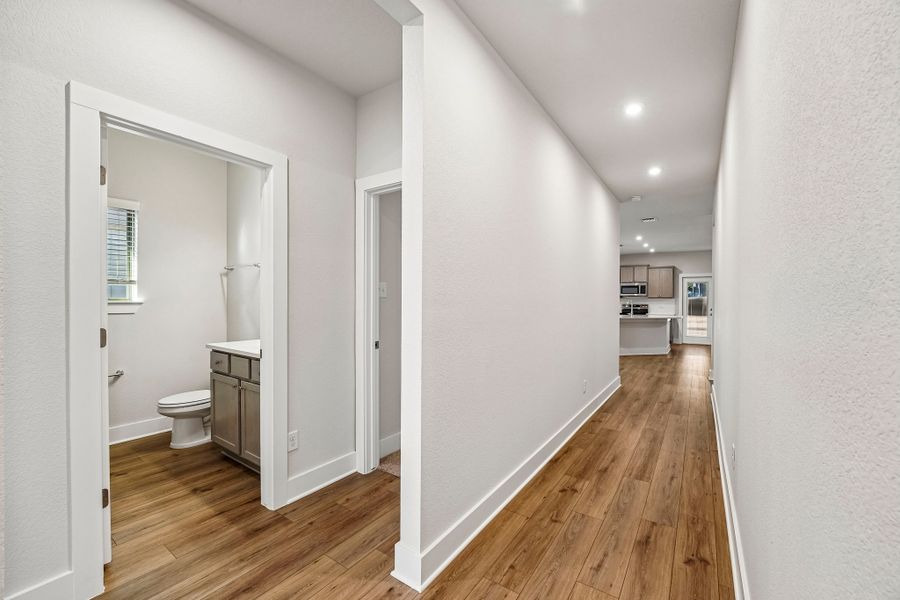 Representative unfurnished interior of a home built from the Morris by Omega Builders in Three Creeks, Belton (Image 10).