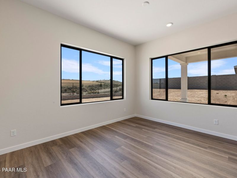 Spacious, unfurnished interior of a new home in Hidden Hills, Prescott (Image 26).
