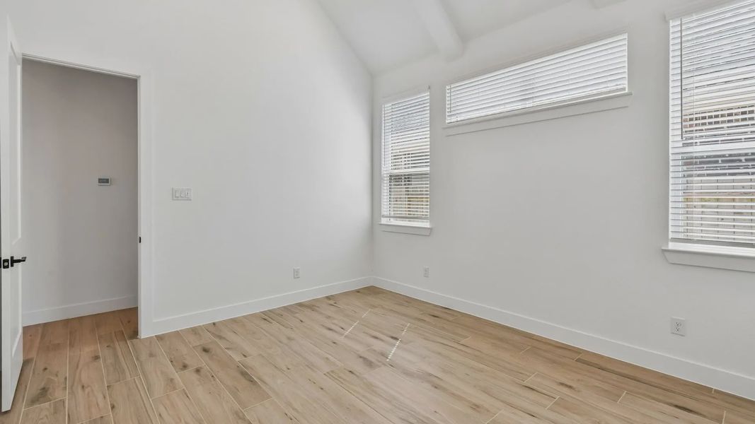Spacious, unfurnished interior of a new home in Artavia, Conroe (Image 39).