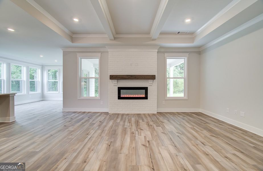 Spacious, unfurnished interior of a new home in Ponderosa Farms Reserve, Gainesville (Image 22).