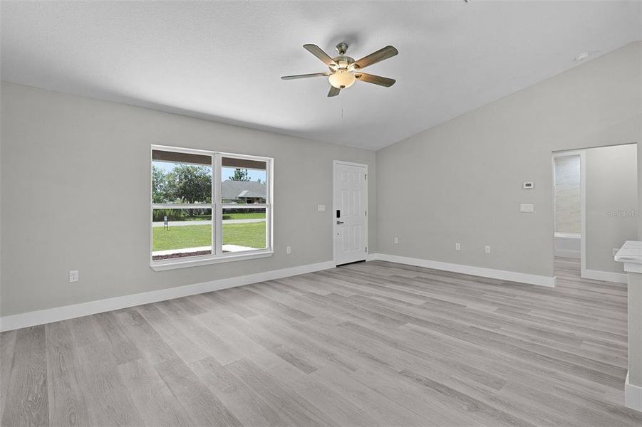 Spacious, unfurnished interior of a new home in , Ocklawaha (Image 14).