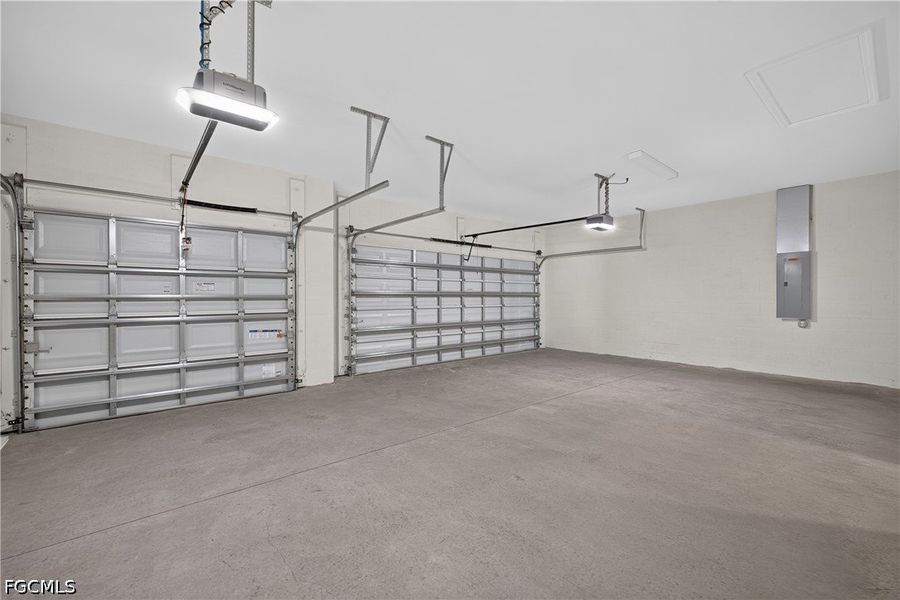 Spacious, unfurnished interior of a new home in Cape Coral, Cape Coral (Image 27). Spacious, unfurnished interior of a new home in Cape Coral, Cape Coral (Image 27).