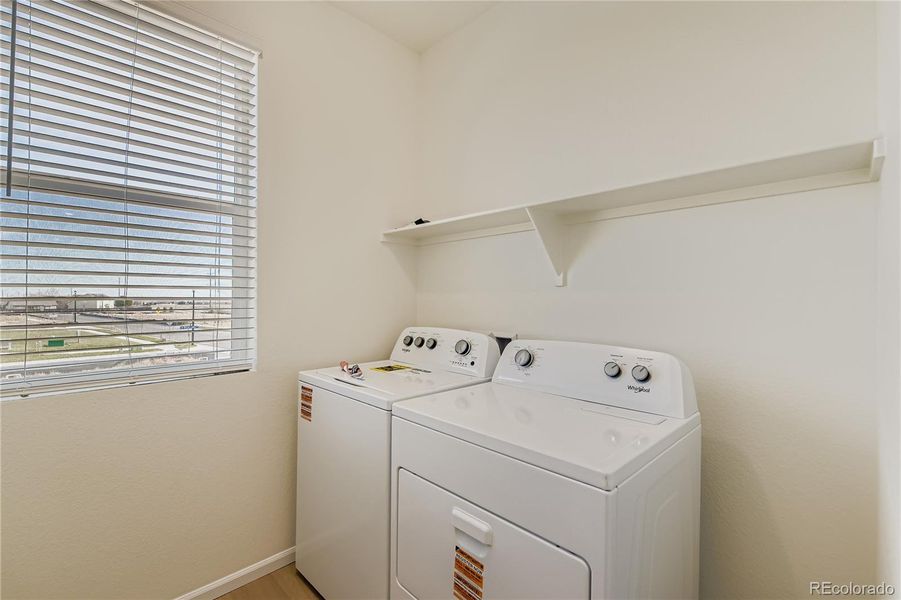 Laundry - w/d included!