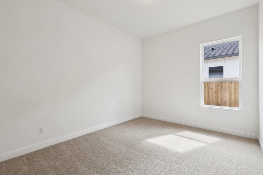 Spacious, unfurnished interior of a new home in Sienna 65', Missouri City (Image 33).