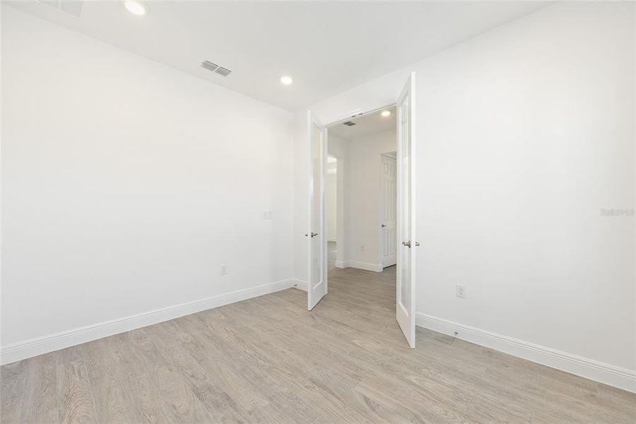 Spacious, unfurnished interior of a new home in , Ocala (Image 38).