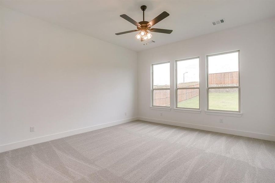 Spacious, unfurnished interior of a new home in Talon Hills, Fort Worth (Image 37).