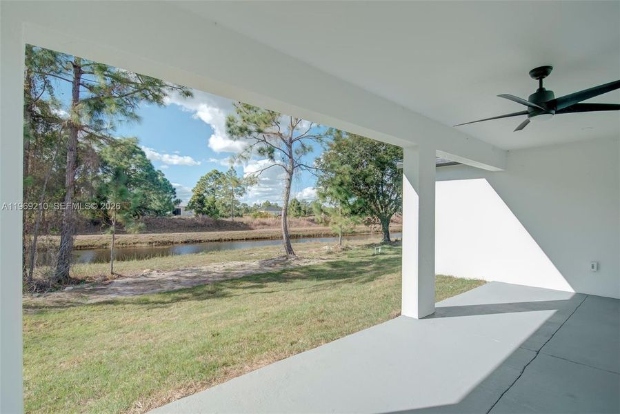 Exterior details and patio area of a home in , Lehigh Acres (Image 4).