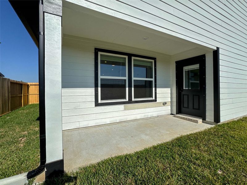 Exterior details and patio area of a home in , Manvel (Image 3).