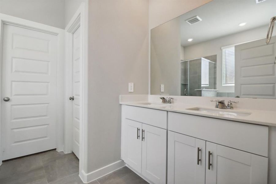 Photo is not of the actual home but is an inspirational photo of builder’s model home and may depict options, furnishings, and/or decorator features that are not included. Photo is not of the actual home but is an inspirational photo of builder’s model home and may depict options, furnishings, and/or decorator features that are not included.