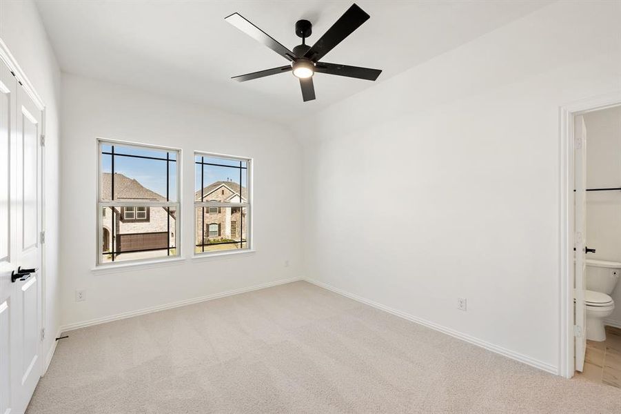 Spacious, unfurnished interior of a new home in Willow Wood Classic 60, McKinney (Image 30).