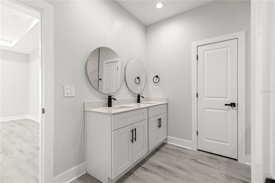 Furnished interior view inside a new home in , Dunnellon (Image 8).
