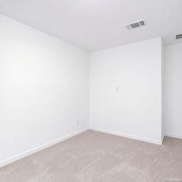 Spacious, unfurnished interior of a new home in Landon Ridge, San Antonio (Image 20).