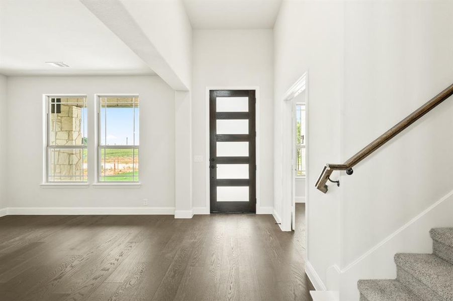 Spacious, unfurnished interior of a new home in The Oaks, Red Oak (Image 30).