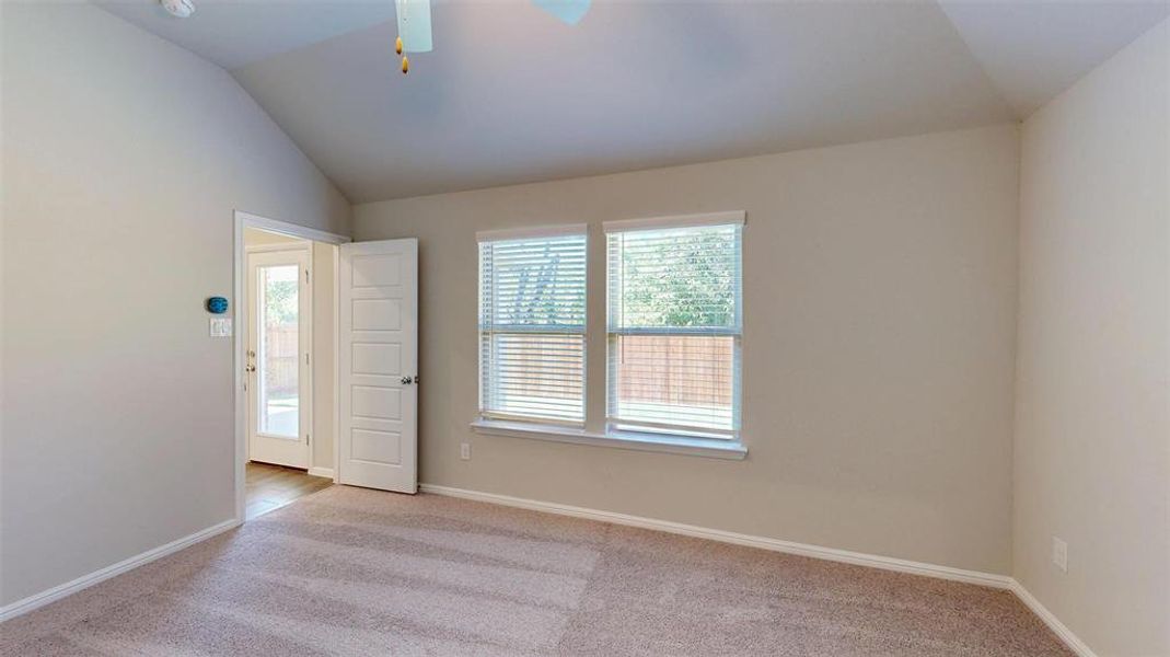 Spacious, unfurnished interior of a new home in Forest Park, Princeton (Image 26).