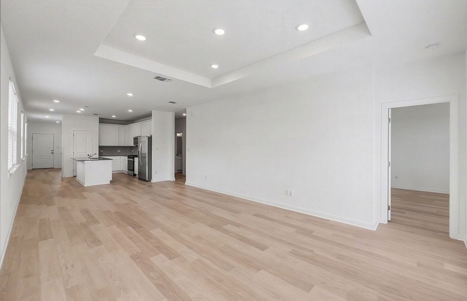 Spacious, unfurnished interior of a new home in Larson Crossing, Elgin (Image 11).