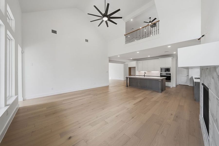 Spacious, unfurnished interior of a new home in Tavolo Park, Fort Worth (Image 29).