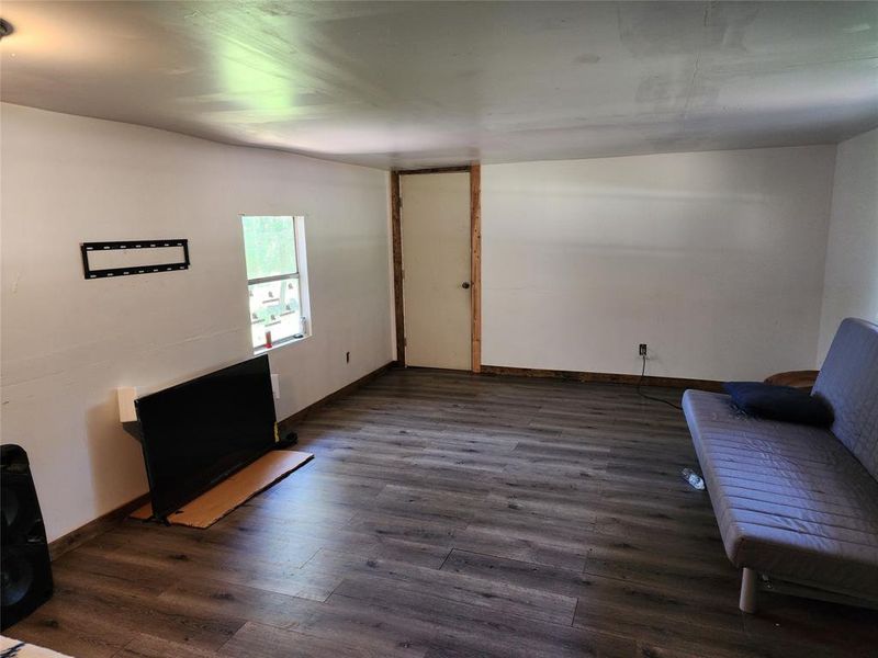 Spacious, unfurnished interior of a new home in , Cleburne (Image 8).