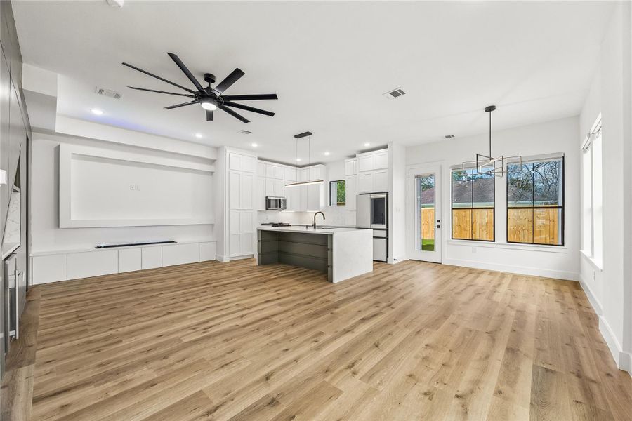 Spacious, unfurnished interior of a new home in , Houston (Image 6). Spacious, unfurnished interior of a new home in , Houston (Image 6).