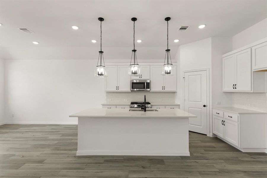 Open Kitchen-Living-Dining Room Open Kitchen-Living-Dining Room