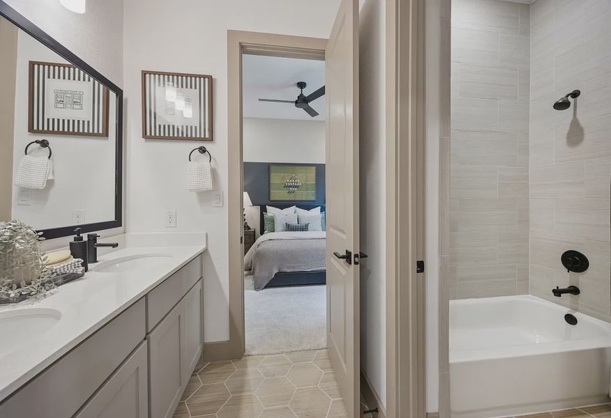Plan 6029 Bath 3 - Staged - 23 of 24