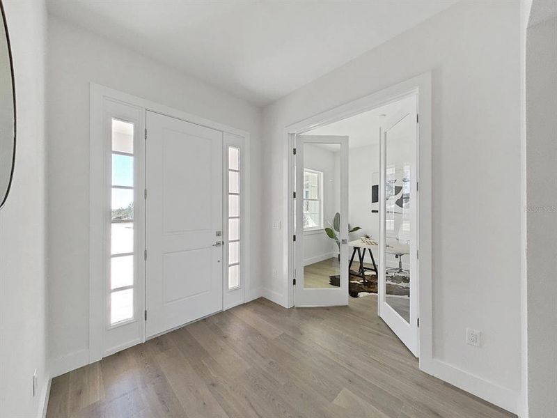 Spacious, unfurnished interior of a new home in Southern Hills Plantation, Brooksville (Image 33).