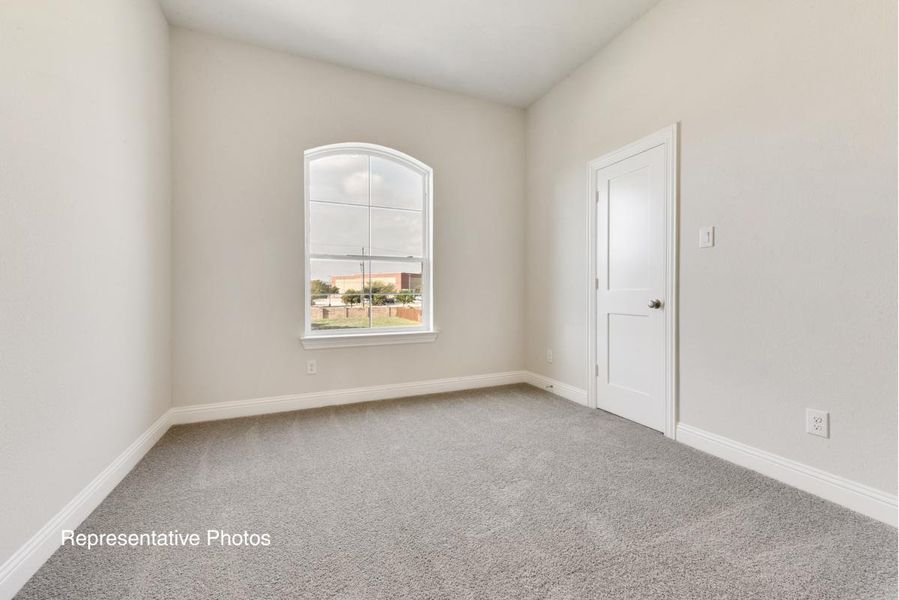Representative unfurnished interior of a home built from the Hartford V by Grand Homes in Somercrest, Midlothian (Image 22).