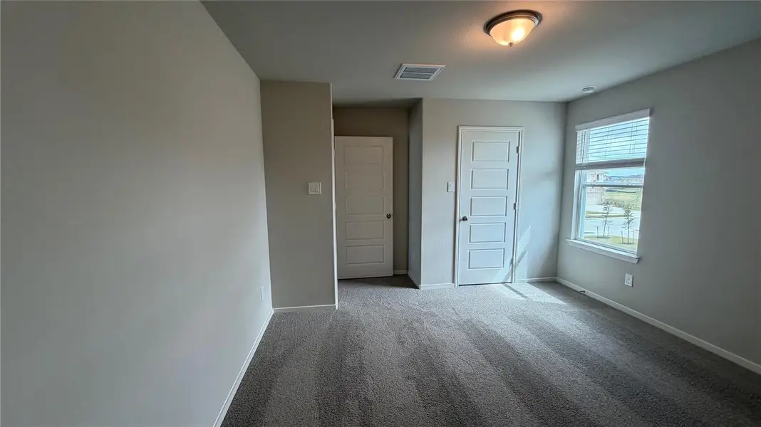 Spacious, unfurnished interior of a new home in River Ranch, Dayton (Image 6).