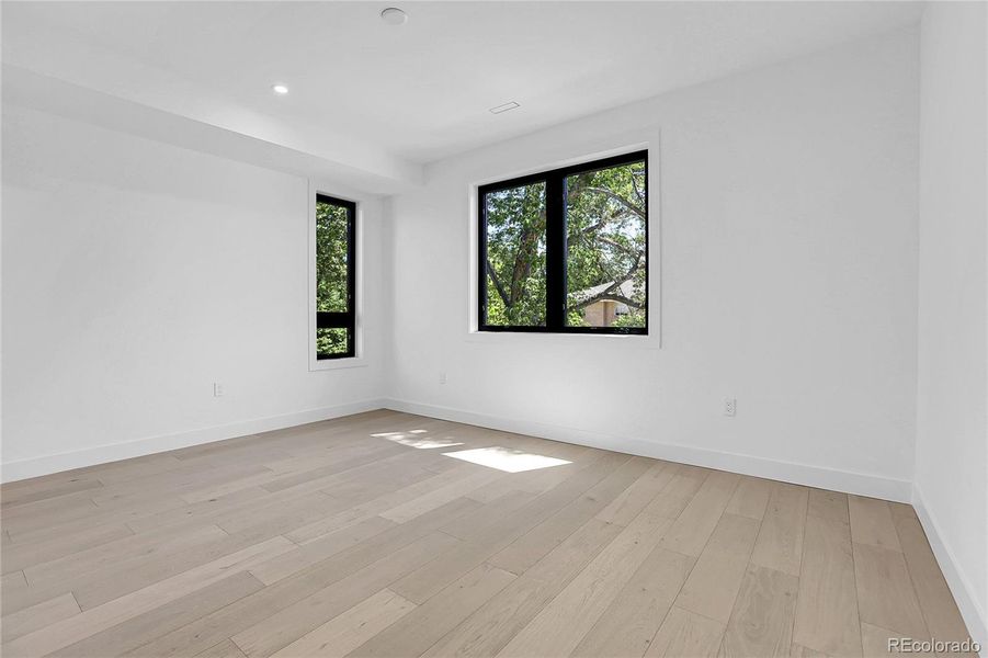 Spacious, unfurnished interior of a new home in , Denver (Image 34).