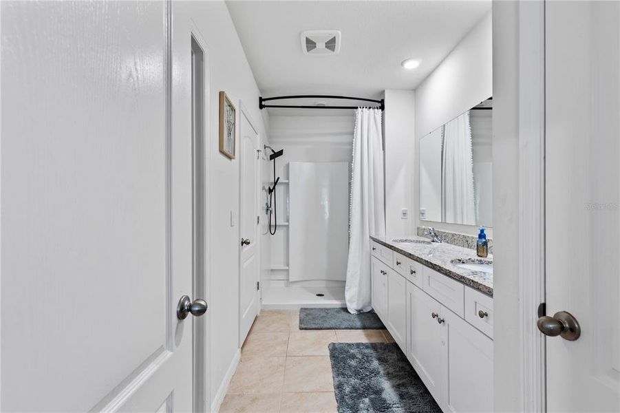 Furnished interior view inside a new home in Pelham Park, Deland (Image 11).