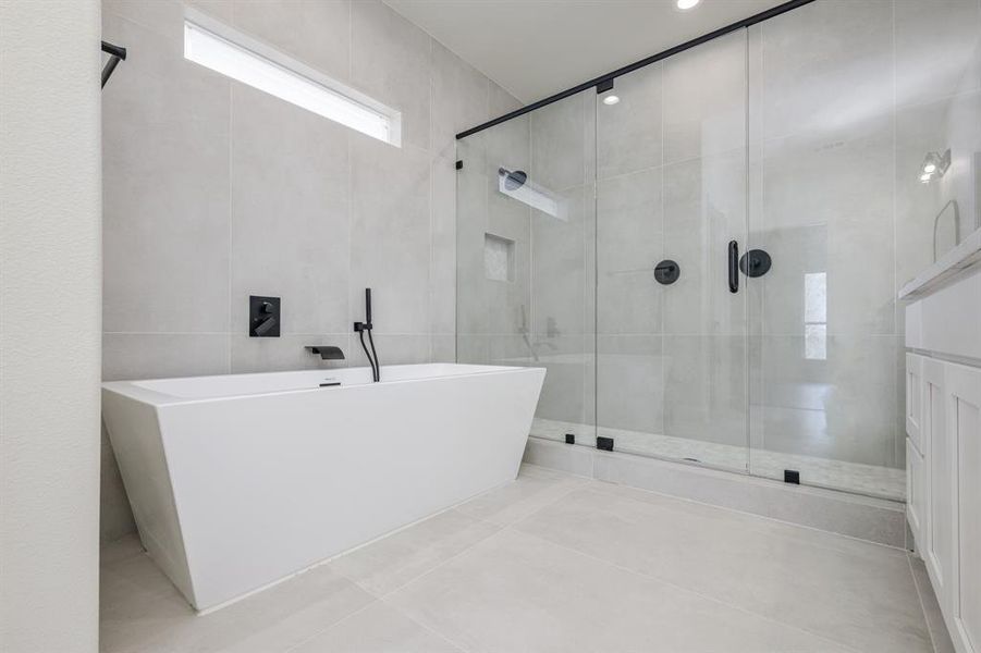 Furnished interior view inside a new home in , Terrell (Image 6).