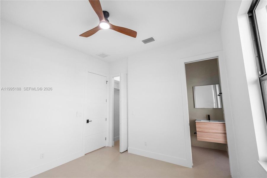 Spacious, unfurnished interior of a new home in , Cape Coral (Image 52).