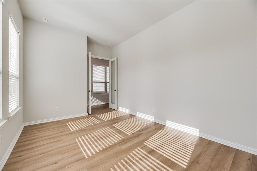 Spacious, unfurnished interior of a new home in , Frisco (Image 29).