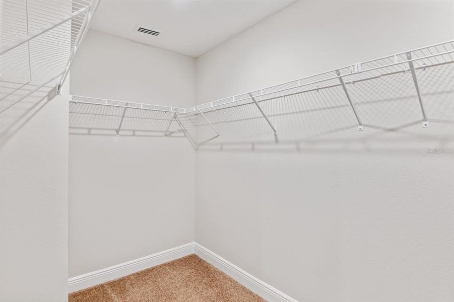 Spacious, unfurnished interior of a new home in Cherrywood Preserve, Ocala (Image 20).