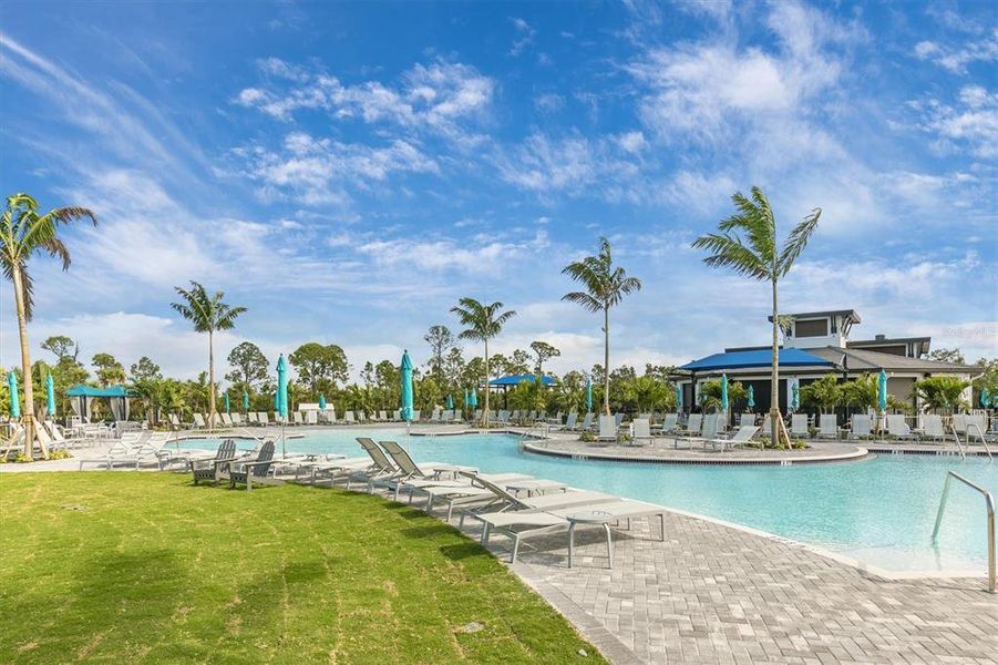 Community amenities in Wellen Park Golf & Country Club, Venice (Image 13).