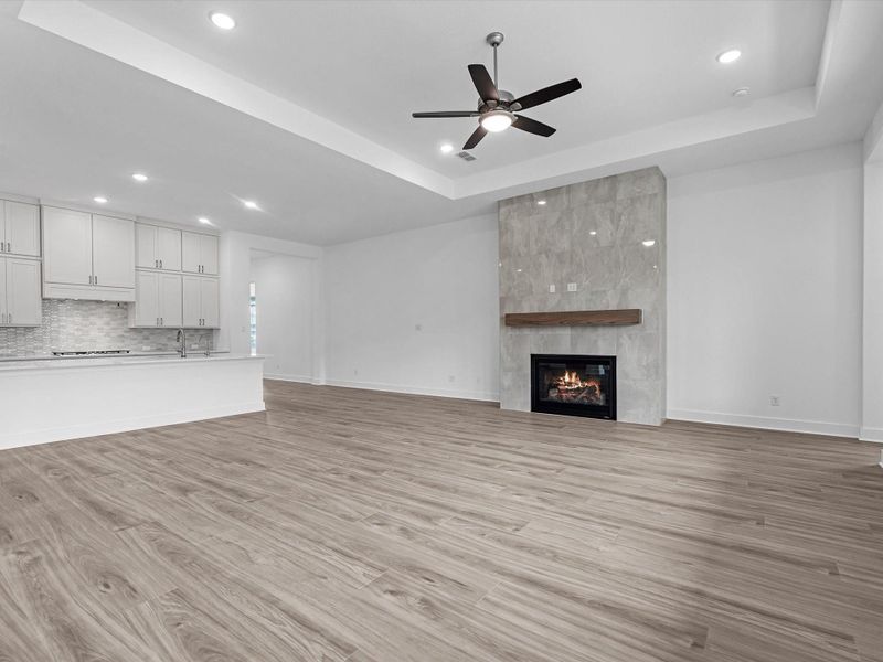 Spacious, unfurnished interior of a new home in Cross Creek Ranch 65′, Fulshear (Image 13). Spacious, unfurnished interior of a new home in Cross Creek Ranch 65′, Fulshear (Image 13).