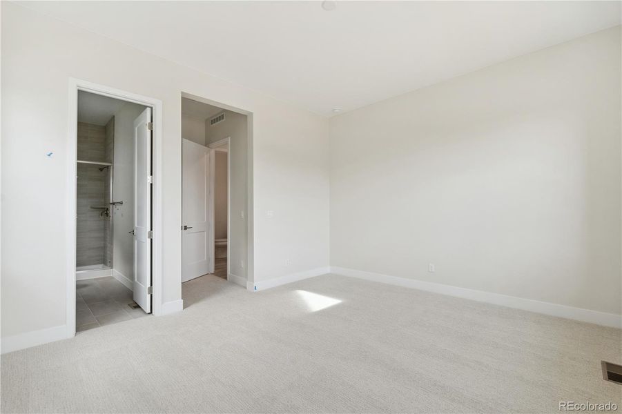 Spacious, unfurnished interior of a new home in Retreat at The Canyons, Castle Pines (Image 38). Spacious, unfurnished interior of a new home in Retreat at The Canyons, Castle Pines (Image 38).