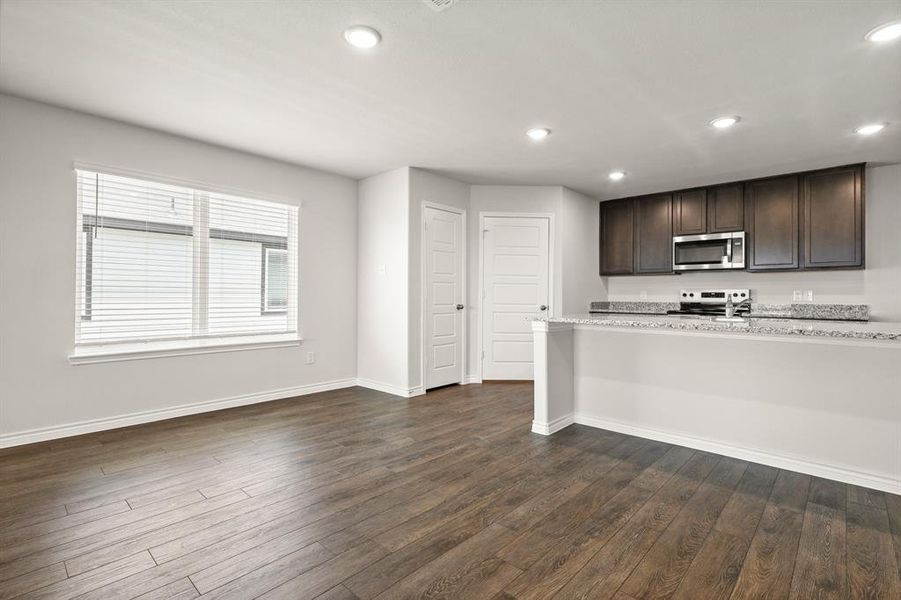 Image 16 of a home in Sycamore Landing. Image 16 of a home in Sycamore Landing.