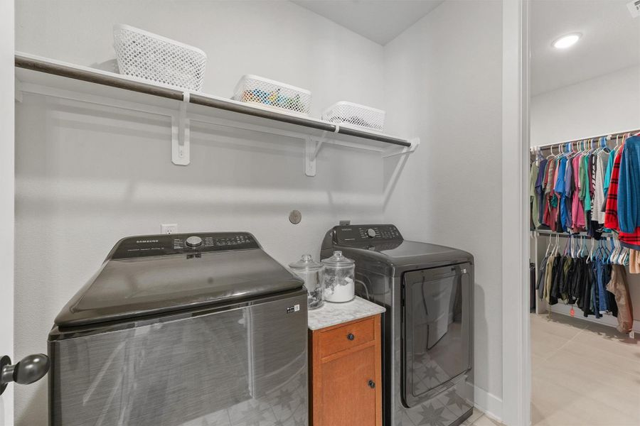Spacious laundry room Spacious laundry room