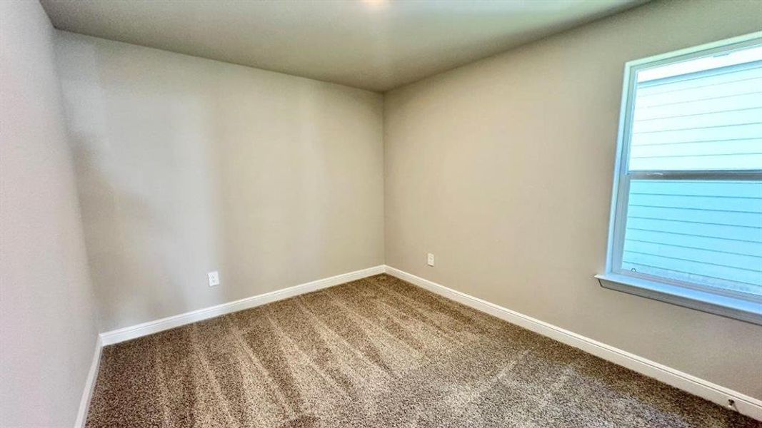 Spacious, unfurnished interior of a new home in Rock Creek Ranch, Fort Worth (Image 8).