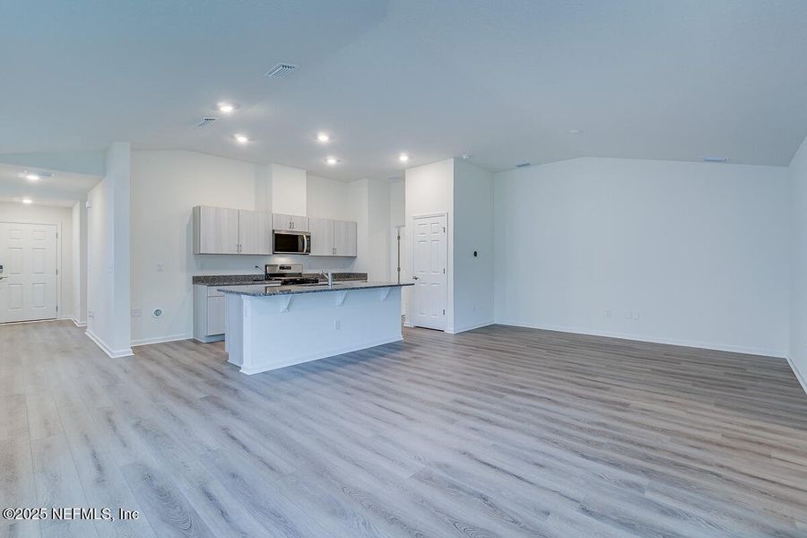 Spacious, unfurnished interior of a new home in Stonecrest, St. Johns (Image 16).