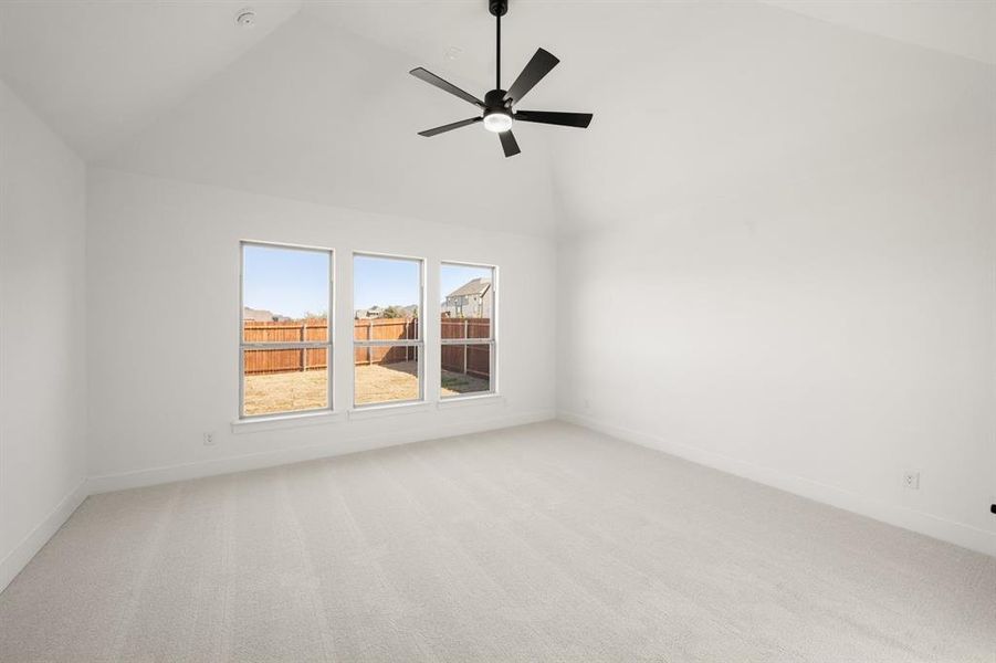 Spacious, unfurnished interior of a new home in High Country, Burleson (Image 22).