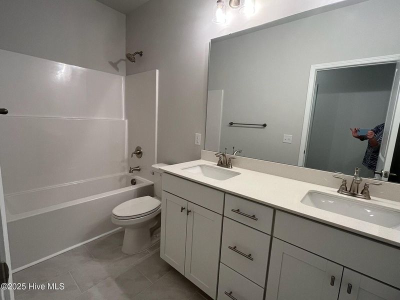 Furnished interior view inside a new home in Palmetto Creek, Bolivia (Image 13).