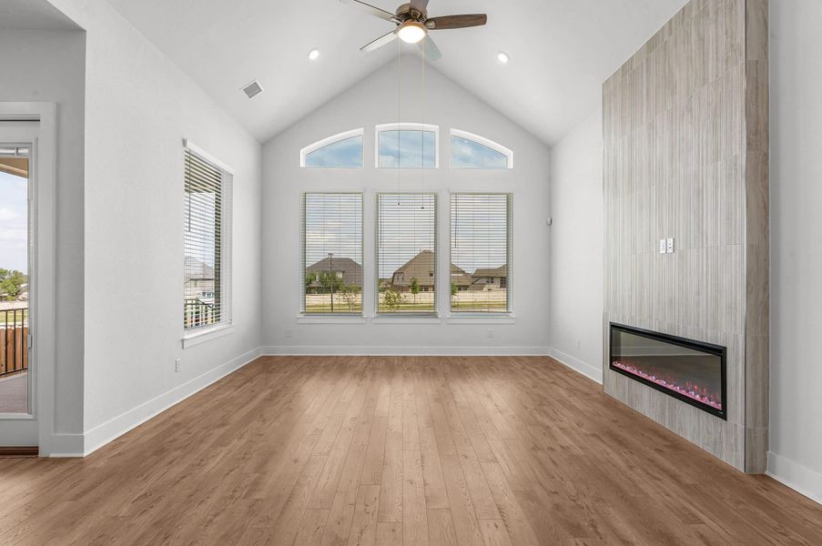 Spacious, unfurnished interior of a new home in University Heights, Round Rock (Image 49).