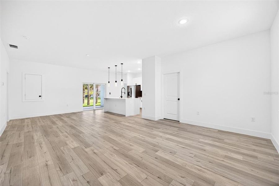 Spacious, unfurnished interior of a new home in , North Port (Image 32).