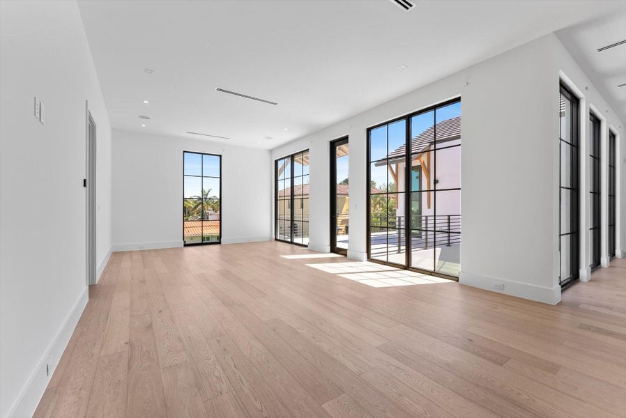 Spacious, unfurnished interior of a new home in , Boca Raton (Image 21). Spacious, unfurnished interior of a new home in , Boca Raton (Image 21).