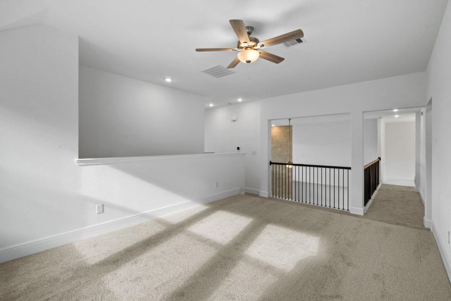 Spacious, unfurnished interior of a new home in Dunham Pointe 70', Cypress (Image 20).
