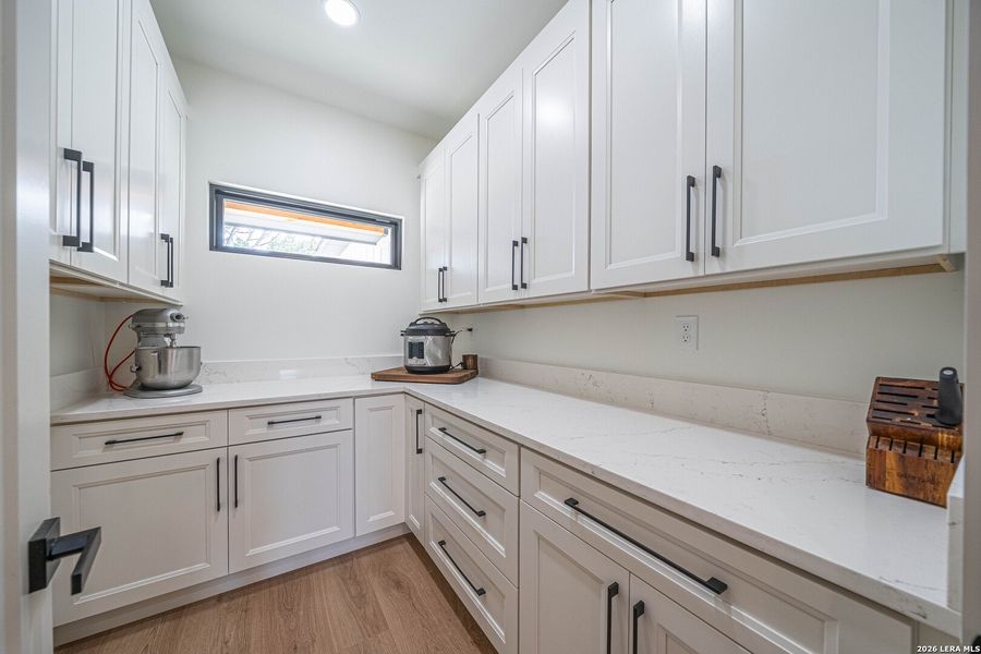 Furnished interior view inside a new home in , Bandera (Image 25).
